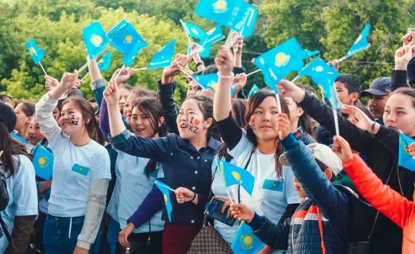 Референдумнан кейін жаңа Конституция қашан күшіне енеді