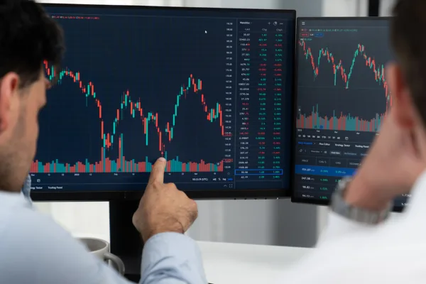 Лицензия или обман: как проверить брокера перед вложением денег