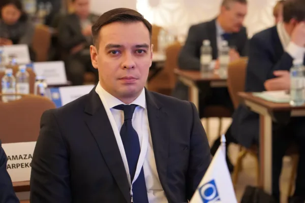 Омбудсмен призвал обсуждать Конституцию без дезинформационных вбросов