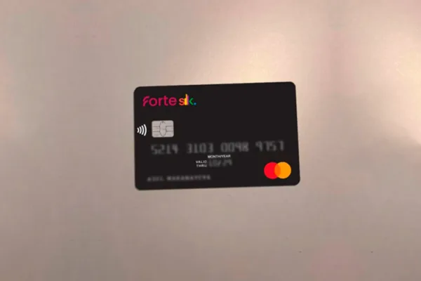 ForteBank әйел атына карта ашқан: банк мән-жайды түсіндірді