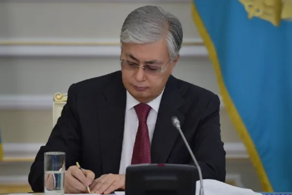 Президент референдум өткізу туралы жарлыққа қол қойды