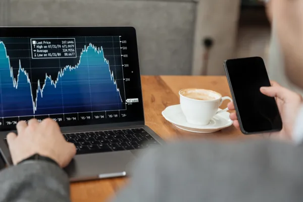 Фото банкиров используют для рекламы фейковых инвесткурсов