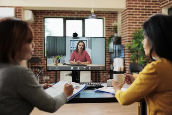 Фейк үміткерлер жұмысқа кіріп жатыр: мамандар ЖИ қаупі туралы дабыл қақты