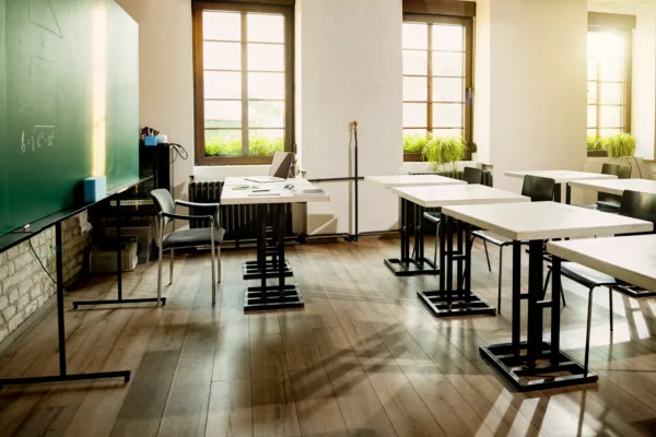 Сельская учительница перевела аферистам 20 млн тенге: ведется расследование