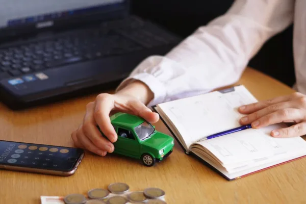 Алаяқтар жалған сақтандыру полистерін рәсімдеген