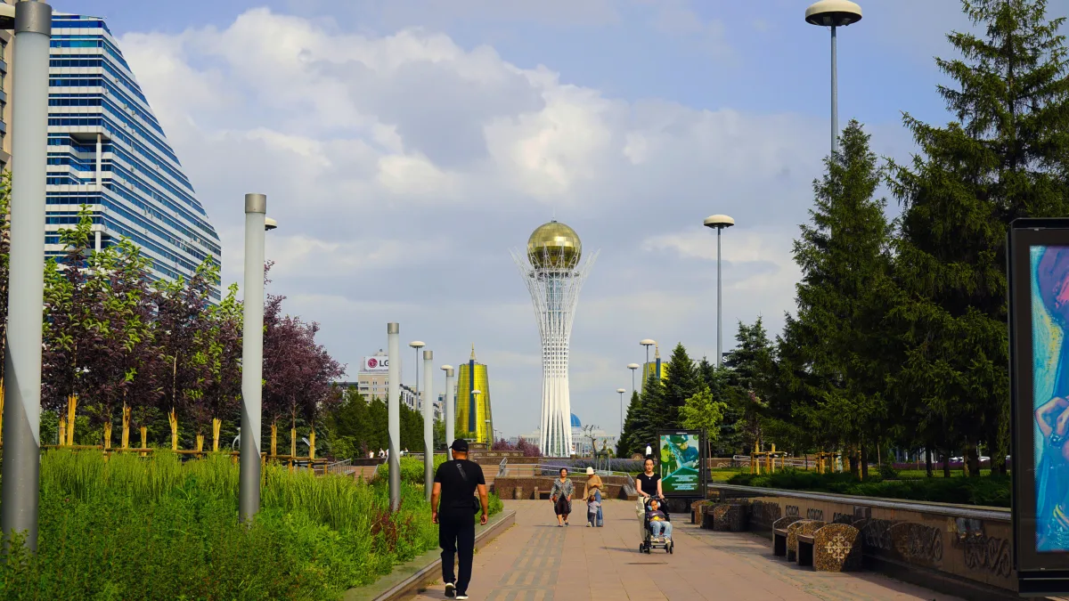 Астана — город небоскребов и чиновников: правда или миф?