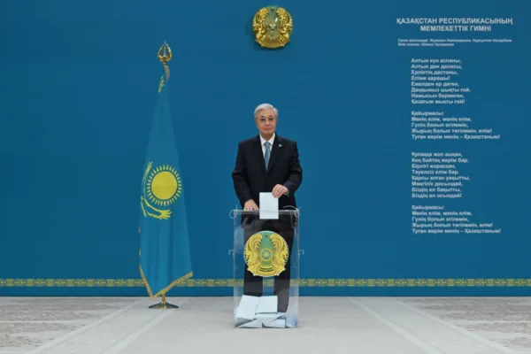 Мемлекет басшысы Құрылтай депутаттары сайлауында дауыс берді