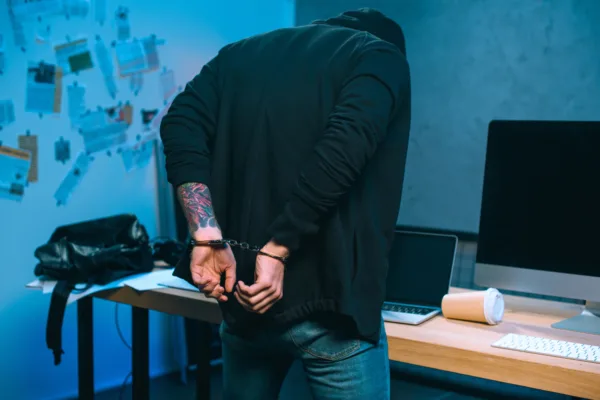 Төрт күнде 150 мың SMS: алаяқтар қазақстандықтардың дерегін қалай ұрламақ болды