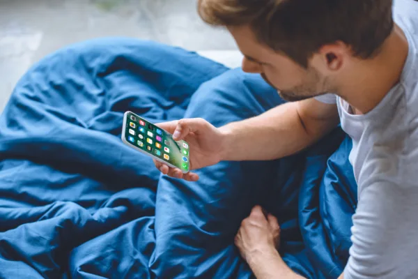 Смартфоннан Wi-Fi-ға дейін: күнделікті өмірде қандай цифрлық қауіпсіздік ережелерін сақтау керек