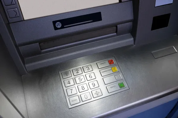 Банкоматтан карта деректерін ұрлауға арналған құрылғы анықталды