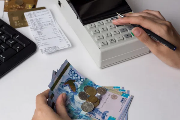 Базалық мөлшерлеме төмендеді: несие арзандай ма?