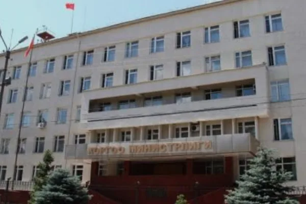 Фейк: Қырғызстан Ресейге әскери техника жөнелтіп жатыр