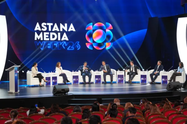 Дипфейктерді қалай тануға болады: Astana Media Week 2026-да медиасауаттылық мәселесі талқыланды