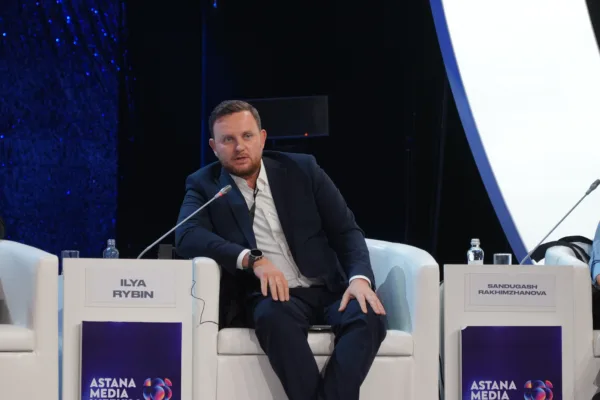 Эпоха ИИ и дипфейков: что меняется в работе современных СМИ